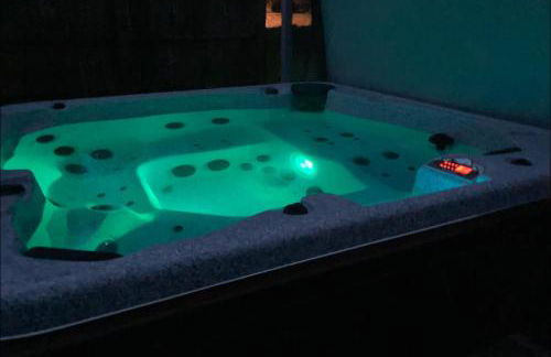 Orchard Retreat - Rural Cabin - Private Hot Tub! - Photo 26