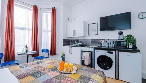 Jephsons Lodge Studio 1 - Free Parking, WiFi, Netflix - Foto 2, towels, stove, toaster