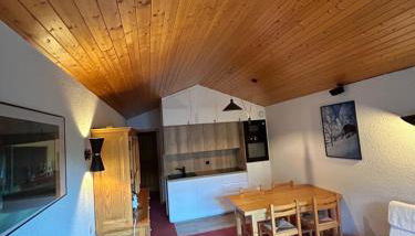 Charmant appart style chalet, simple et soigné - Photo 2