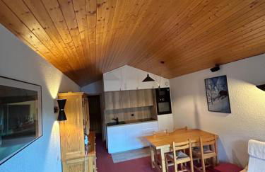 Charmant appart style chalet, simple et soigné - Photo 2