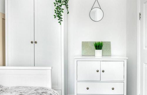 3BR Home with Garden & Free Parking - Foto 47