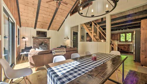 Sleek Cabin with Deck, 8 Miles to Mount Snow and Hikes - Foto 2