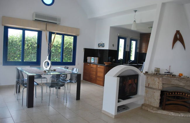 Sea Front Villa, Heated Private Pool, Amazing Location Paphos 323 - Foto 16