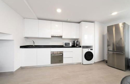 Hogar luminoso y amplio cerca del Mediterráneo - Photo 2