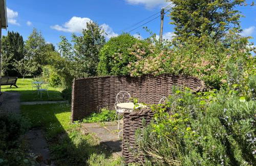 Rose Cottage rural cosiness with footpaths to the local Macro Brewery Pub - Foto 10