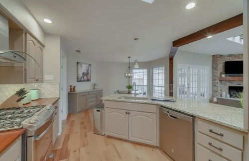 Best of Richardson - 5BD-3BA with Pool, Patio, BBQ - Foto 14