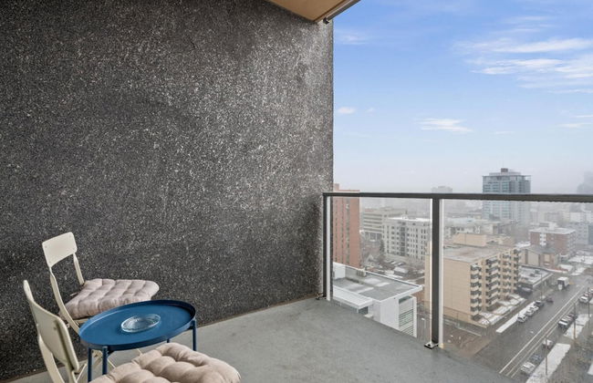 Modern DT Condo Balcony Parking Gym Hot Tub - Foto 40