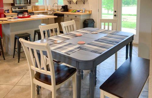 2 Mi to Marinas and Grove Cozy Cabin with Grill - Foto 9