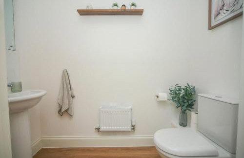 8 Iris Cottage 4-BR Coastal Home in Suffolk - Foto 40