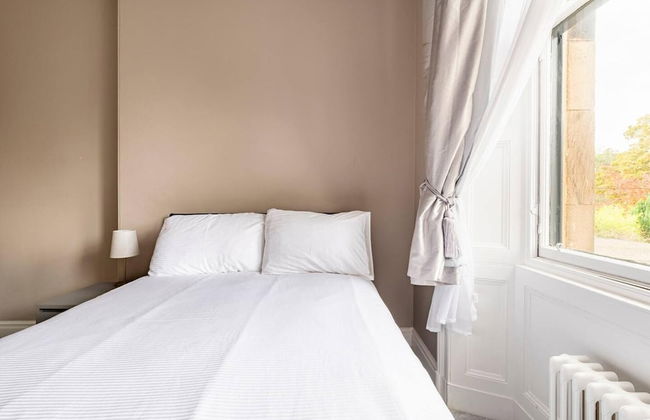 Stunning 5 Bedroom Large Apartment With Parking - Foto 17