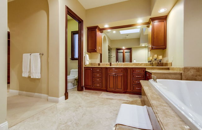 Tropical 5BR La Jolla Retreat by NamaStay - Foto 40