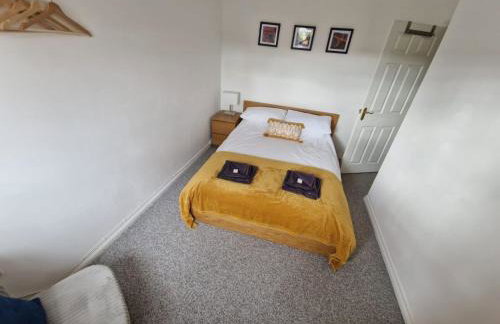 Riverside home. 3 bedroom. Free parking. 10 mins to Newcastle City Centre - Foto 16