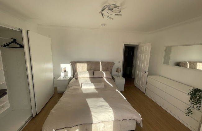 Modern 2 bed Apartment With sea Views - Foto 2