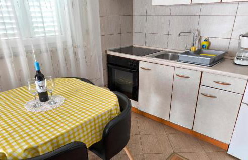 One-Bedroom Holiday Home In Zminj - Photo 14