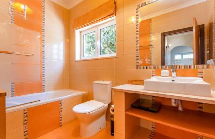 Bright 3BDR House with Pool by Lovelystay - Foto 17