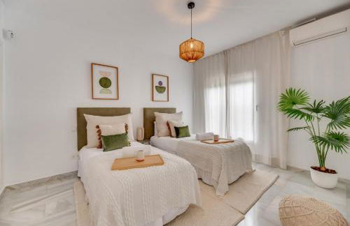 VACATION MARBELLA I Villa Sirio, Golf-Front Villa, Private Heated Pool, Privacy, 10 min from Puerto Banus - Foto 46