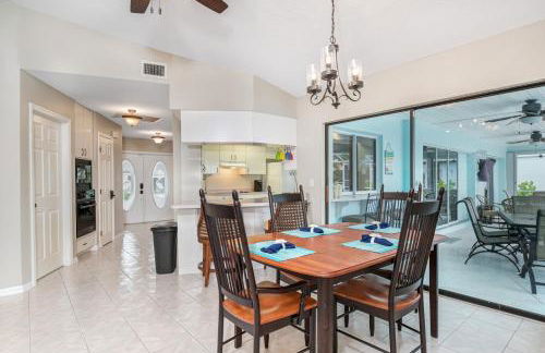 Waterfront Paradise! Heated Pool, Dock, Grill, Fishing near restaurants and shops - Foto 21