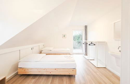 Tolstov House - 6 Zimmer Haus - große Küche - Garten - Parkplatz - 25min Messe DUS - Foto 18