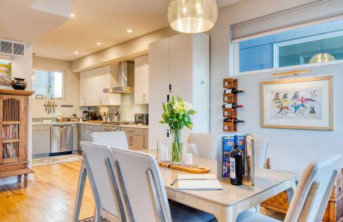 Walk to Empower Field Townhome with Hot Tub! - Foto 14