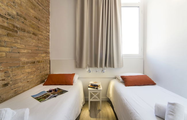 Happy People Sagrada Familia - Foto 19