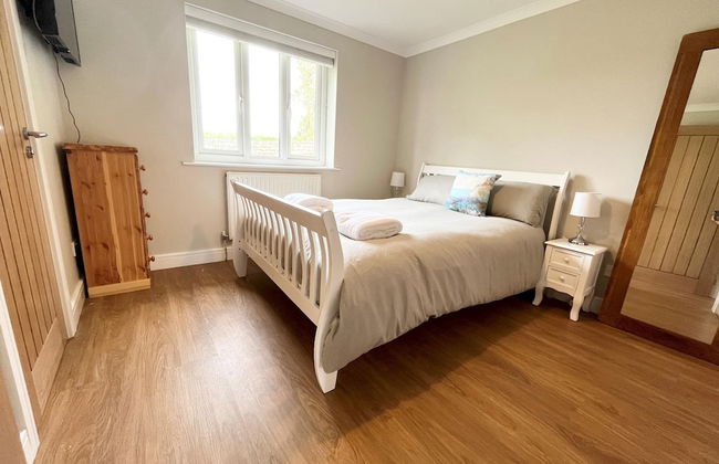 Gorgeous Spacious Bungalow Serene Garden Parking - Foto 4