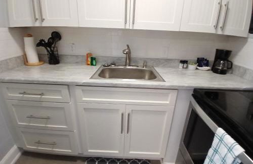 Starfish - Spacious By River 1.3 Mi to Beach 1 Bd 1 Bth Kit - Photo 13