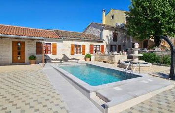 Apartments Vesna & Mario with pool - Foto 1