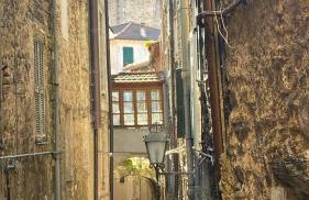 Iconic Italian Townhouse w Rooftop Terrace & Mountain View, Pigna - Foto 37