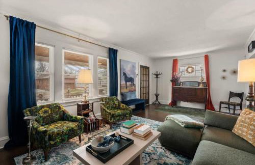 Hot Tub - Game Room - Chic & Spacious - Sleeps 10 - Foto 9