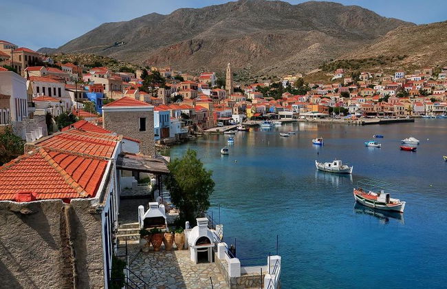 Valle de las Mariposas y Barco a Chalki - Excursión de día completo - Foto 1