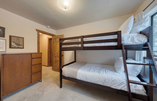 Private Deck, Fireplace, and Ski Access Near Northstar The Lazy Bear - Foto 23