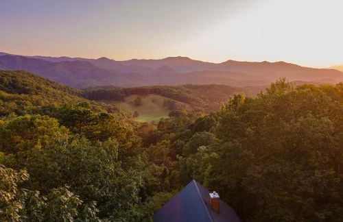 Chasing Sunsets: A Cozy 2-Bedroom Cabin in Smoky Mts with Stunning Mountain Views. - Foto 66
