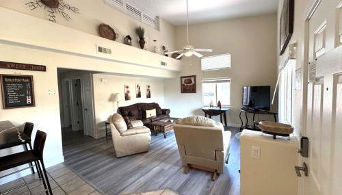 Bright and Spacious 2 Story Condo - Photo 2