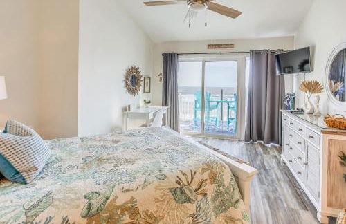 Salt and Light Oceanfront Condo with Pool and Elevator - Foto 12