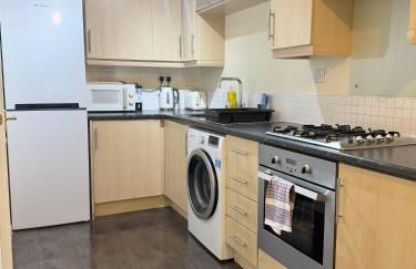 Family home close to Shrewsbury Town centre - Photo 6