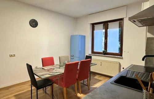 Duisburg FeelHome,Flughafen nah,6-8 Pers,Badewanne,Zentral,Terrasse,Ground Floor - Foto 6
