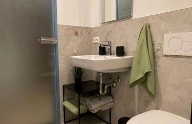 Goldstadt Comfort Suite - City Apartment Schlössle - Foto 65