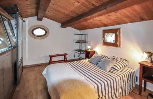 Lovely Home In La Roche St Secret - Photo 30