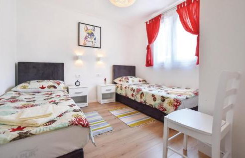 Two-Bedroom Holiday Home In Blato Na Cetini - Photo 8