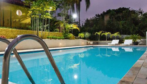 Piscina, jardim, área gourmet e vista arborizada - Foto 5