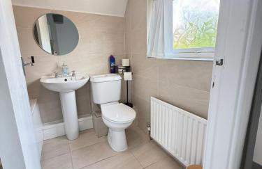 Families and Contractors Dudley DY1 - Foto 5