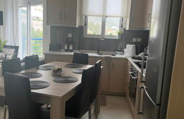 Blue and White - Foto 19