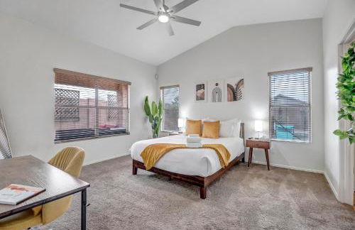 Chic Poolside Oasis - Karaoke - BBQ - Games - Foto 24