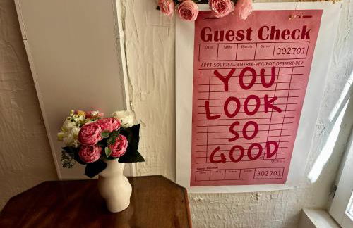 LOVE Room - Balnéo - Ciel Etoilé - Free Wifi - Netflix - Hyper Centre - Foto 23