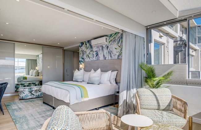 Exquisite Mouille Point Apt by Golf Course Serene Suite - Photo 35