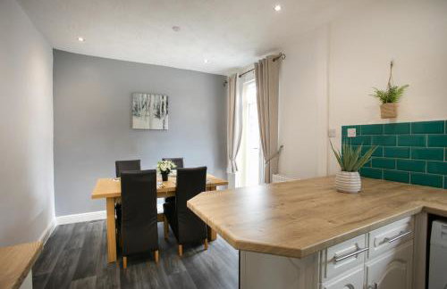 Manvers House, Rotherham for contractors, Families, free parking, Spacious, WIFI, modern - Foto 4