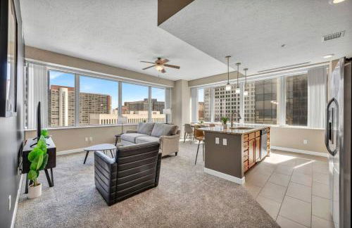 LAKE VIEWS | Paid Parking | Downtown | Gym - Foto 12