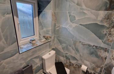 Townhouse - 6 Bed Hot Tub House - Photo 14