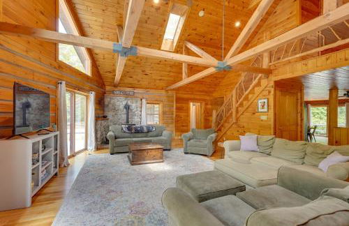 A-Frame Log Home with Game Room Near Lake George! - Foto 5