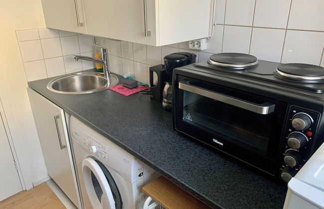 Cozy Small Apartment Just Outside Stockholm - Photo 6